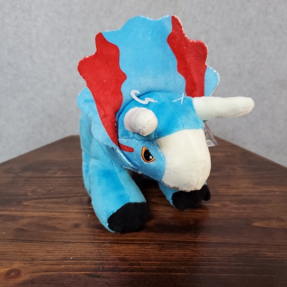 Jurassic World Dominion Plush Stuffed Animal - NASUTOCERATOPS (8 inch) - Picture 2 of 6